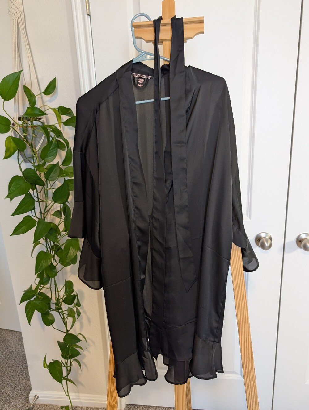Victoria's Secret Black Satin Kimono-Style Robe